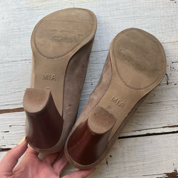 MIA 'Shellie' Gray Taupe Elastic Strap Caged Open Toe Bootie Block Heel Sandal - Picture 7 of 9